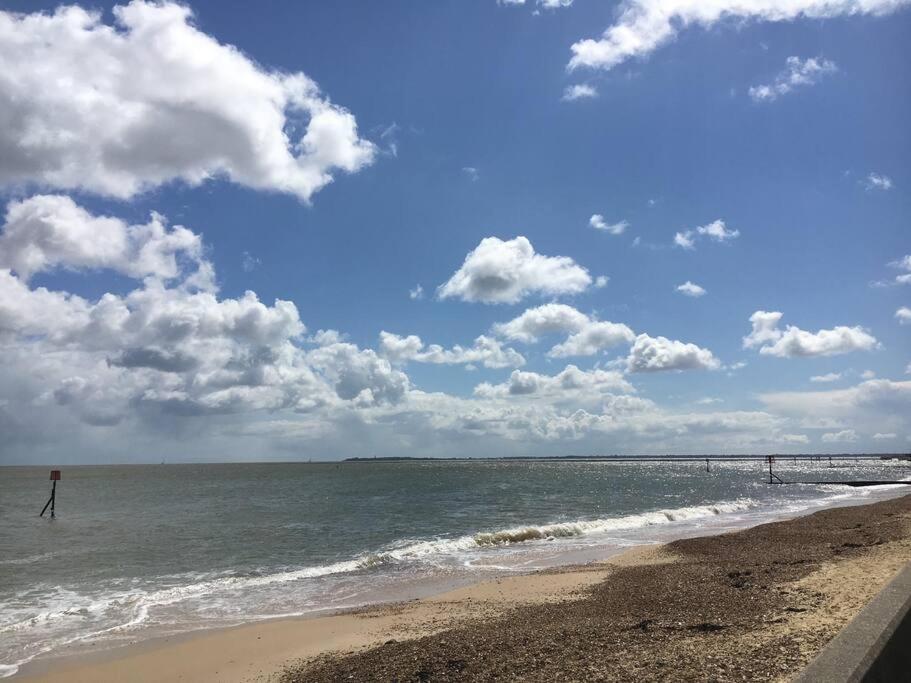 Gordon Villa - A Seaside Escape Гарвіч Екстер'єр фото
